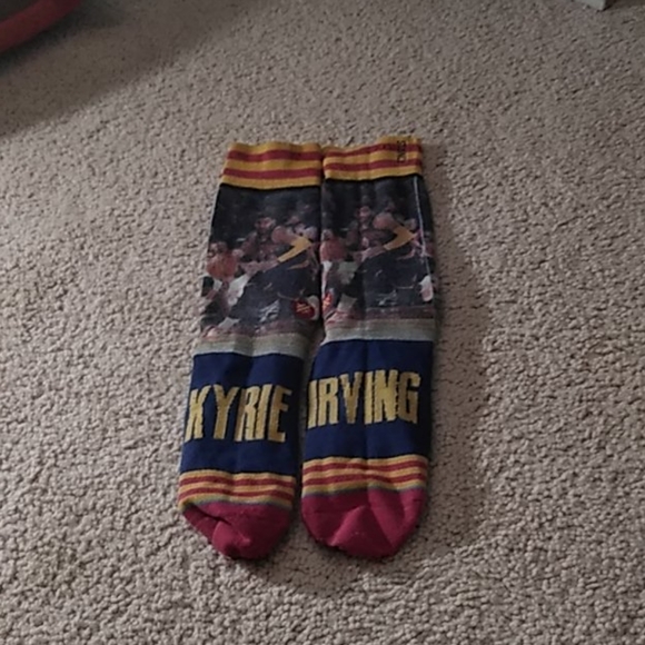 kyrie irving socks youth